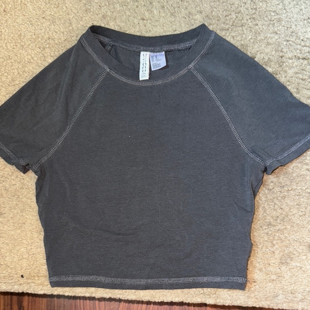 Divided Black Short Sleeve Tee Classic Crew Neck Crop